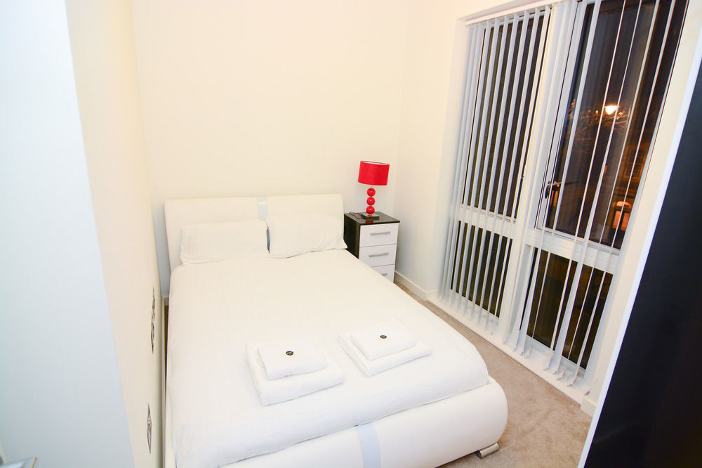Apartment Wharf - Cambridge Av 런던 외부 사진
