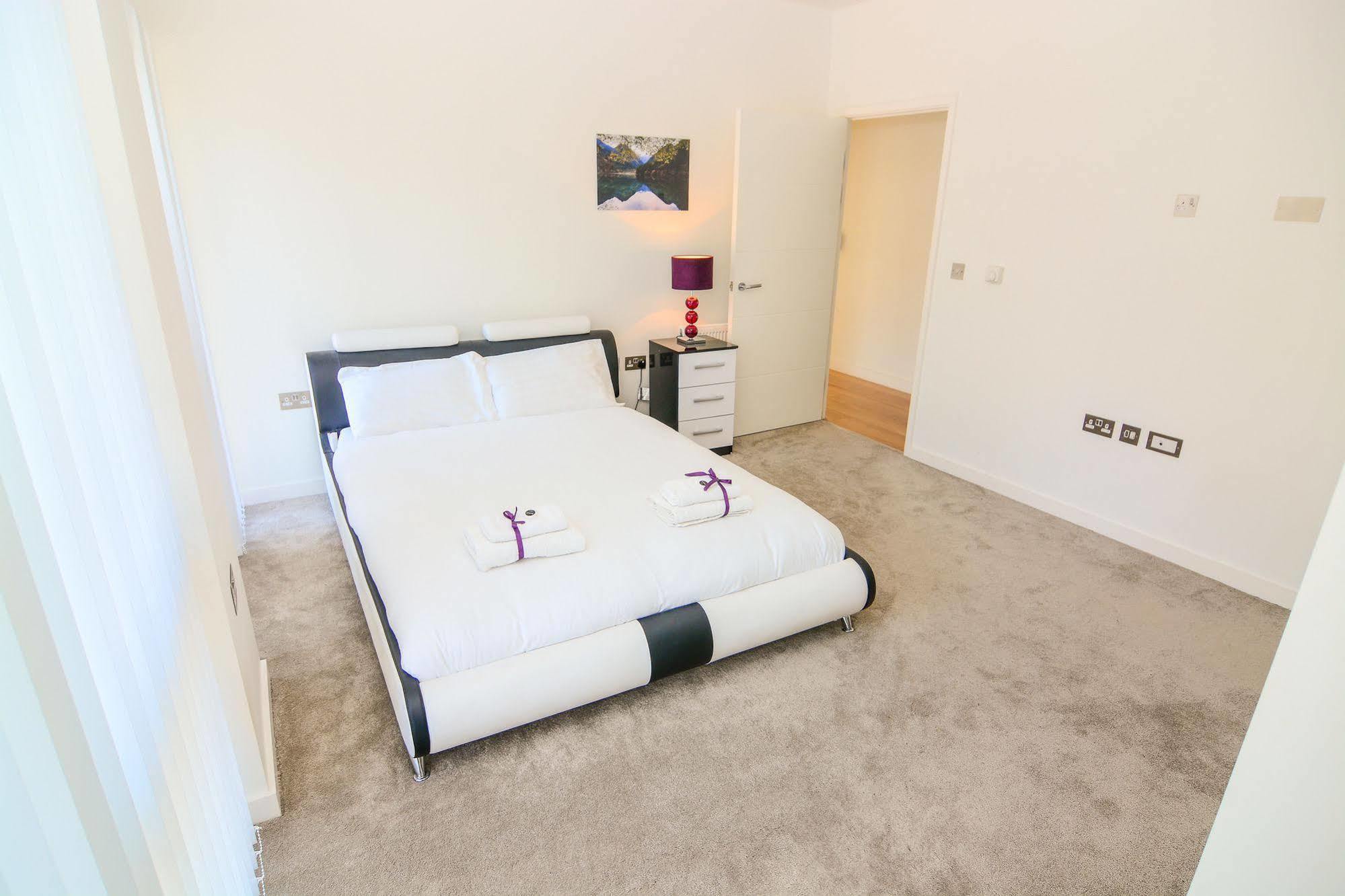 Apartment Wharf - Cambridge Av 런던 외부 사진